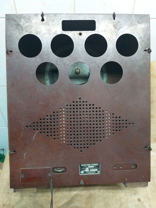 Radio vechi de 92 de ani, funcțional