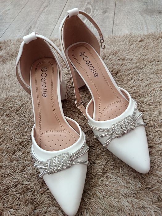 Pantofii de mireasă