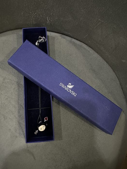 Гривни Swarovski и кулие от перли