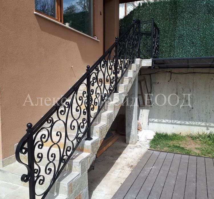 Изделия от метал и дърво