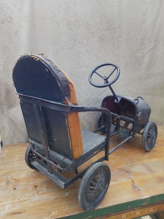 Mașinuță veche cu pedale, anii 70