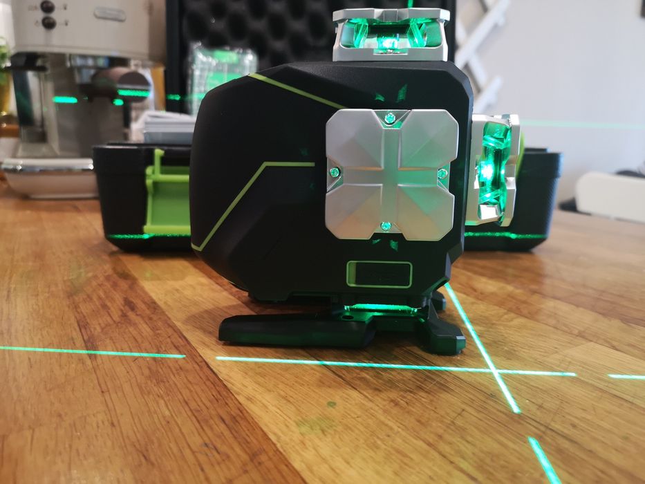 Лазерен нивелир Huepar 4D