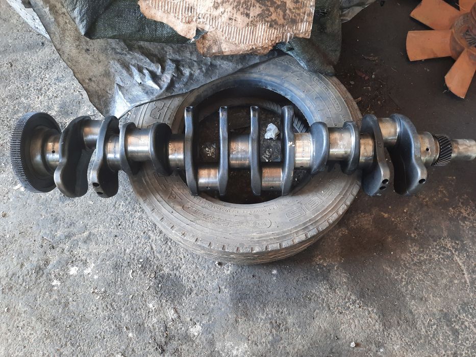 Коленвал от Скания 420