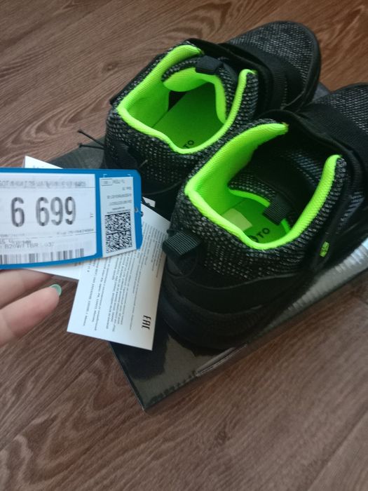 Новые кроссовки 35 размер