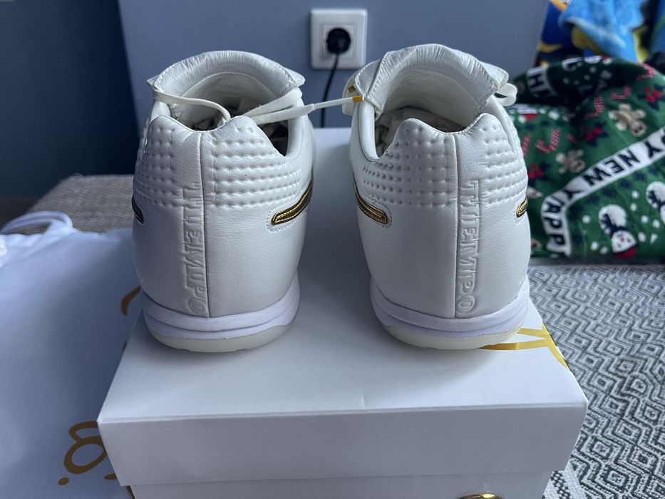 Nike Tiempo Legend Ronaldinho RGN IC SE Touch of Gold Brazil