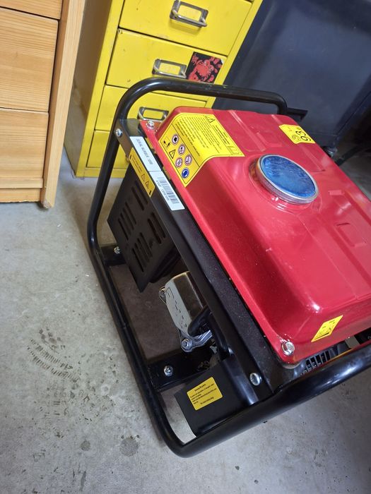 Invertor curent 24v la 230v 2000w