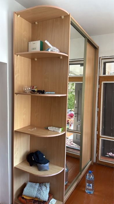 Продается Шкаф в прихожей