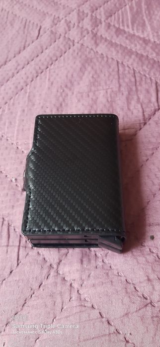 Кожен портфеил +държач за карти с RFID защита