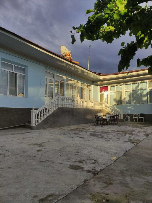 Уй ховли сотилади, продаётся дом срочно