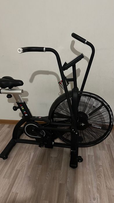 Велотренажер вертикальный