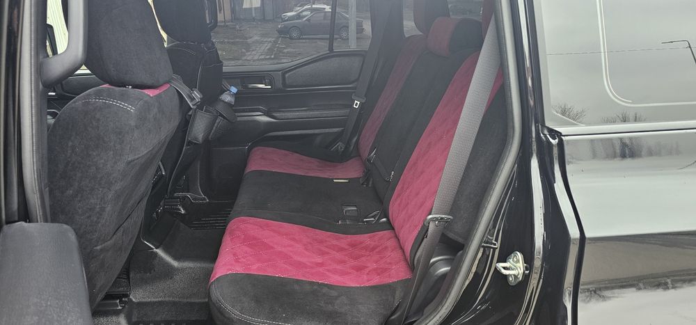 Чехлы на  Ланд Крузер Прадо 250