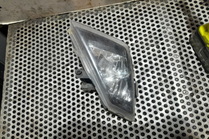 Proiector stanga 6F0941701A 6F0941701A Seat Ibiza a 5-a generatie KJ