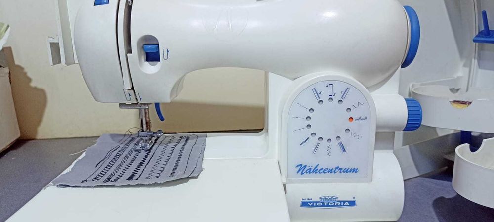 Masina de cusut Victoria Nahcentrum cu grifer metalic