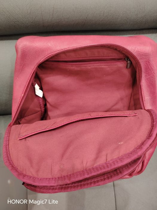 Запазена червена раничка