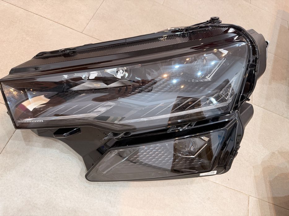 Far original stanga Skoda Karoq full led 2021-2024