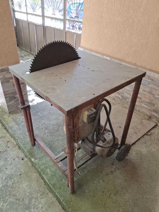 Продавам циркуляр трифазен 380v.