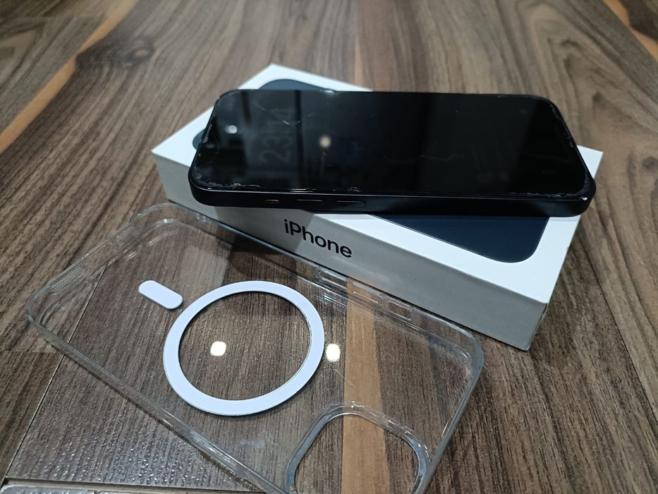 Смартфон Apple iPhone 13 128Gb черный