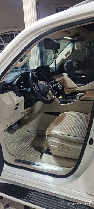 Toyota land kruizer 300