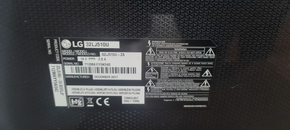TV LED LG 32LJ 510U impecabil are folia pe el.