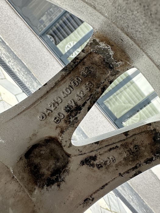 Vand jante aliaj Mercedes R17 - w211 w219 + cauciucuri A219 401 07 02 / A219 401 00 02 - 235 / 45 / R17