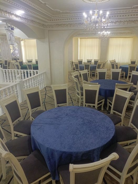 Stol sotiladi yaxshi holatda