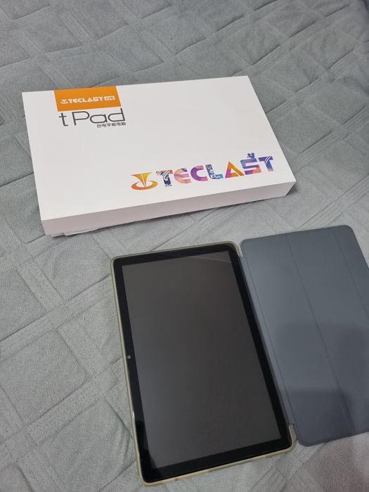 Планшет новый + чехол, стекло.