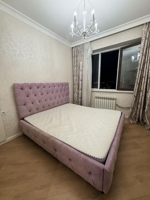 Продаю матрас с кроватью