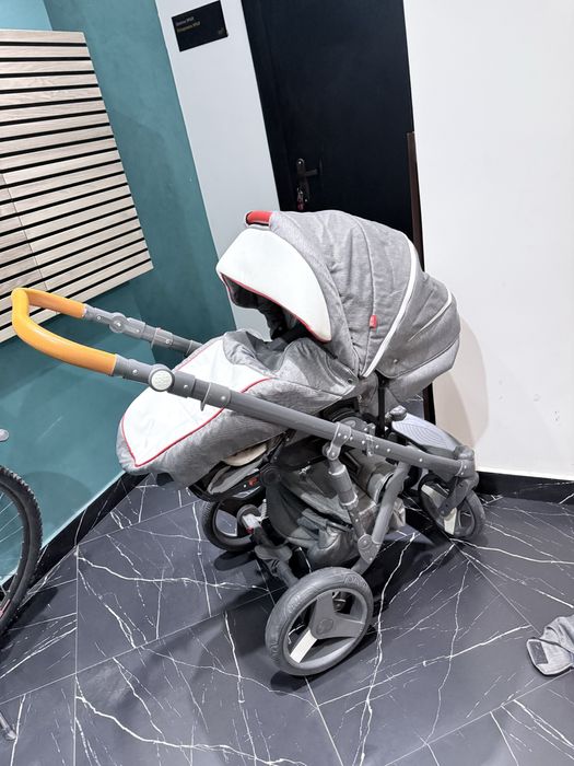 Продается коляска 2в1
