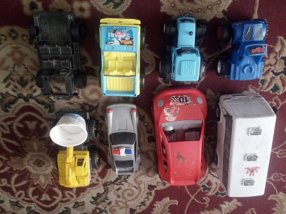 Продаю разные машинки