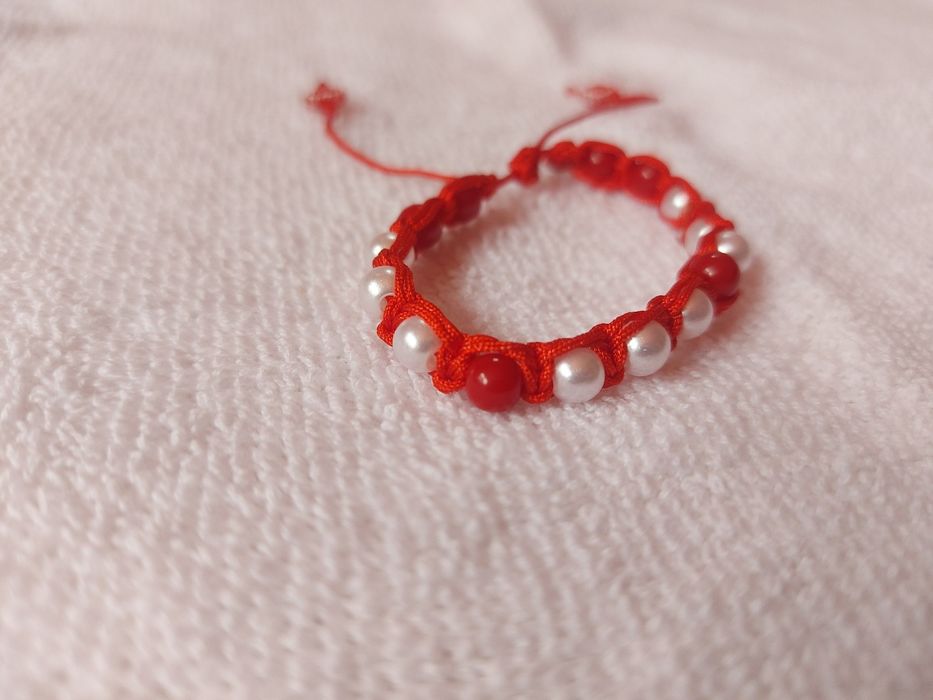 Brățară handmade din șnur cu mărgele colorate, ajustabilă
20
https://v