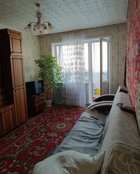 Продам 2 комнатную 19 мкр 18500