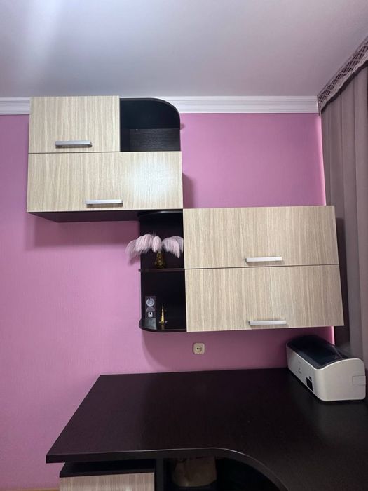 Письменый стол в хорошем состоянии