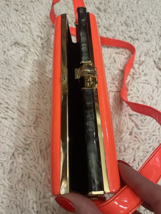 Сумочка новая. Лежала в гардеробе.