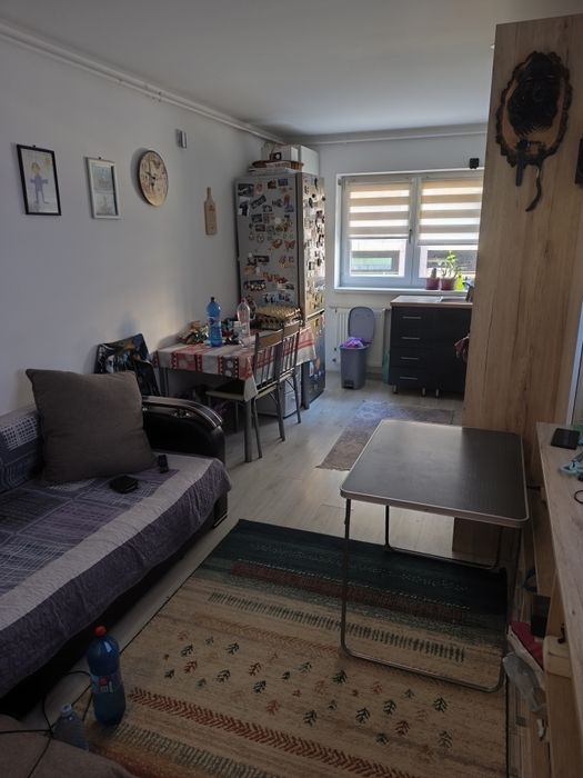 Se vinde apt.3 camere