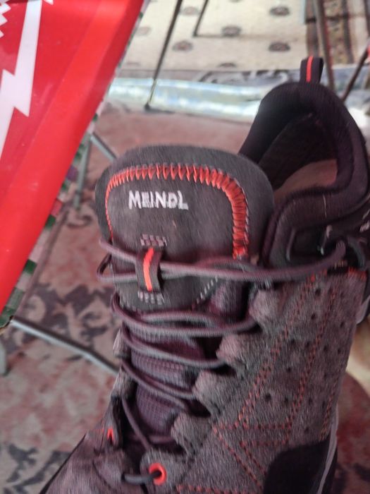 Vând  adidași meind l nr 44