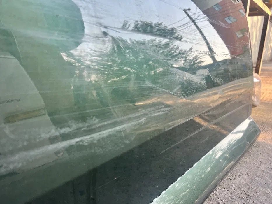 Usa portiera stanga fata Skoda Superb 3 model cu bandou plastic