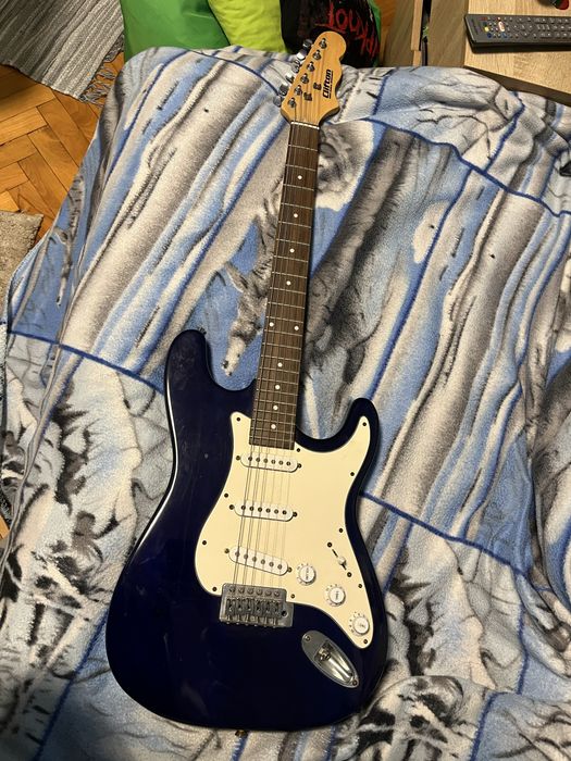 Електрическа китара + усилвател с дисторшън