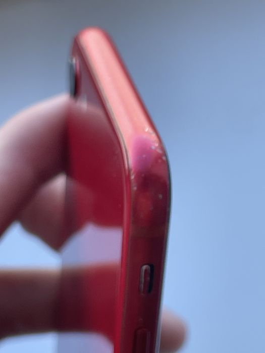 Продам айфон се2020