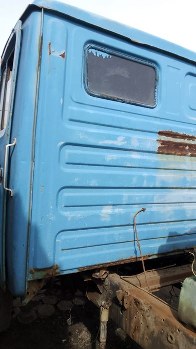 Продам голую кабину Зил 4331