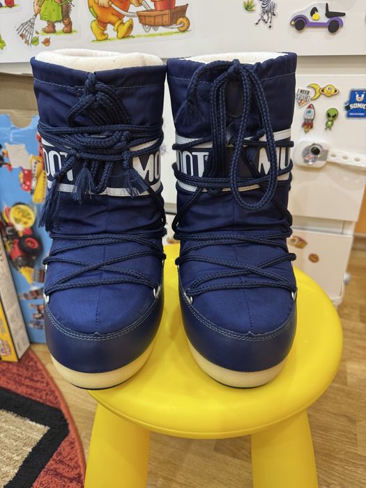 Moon boot marime 25/28