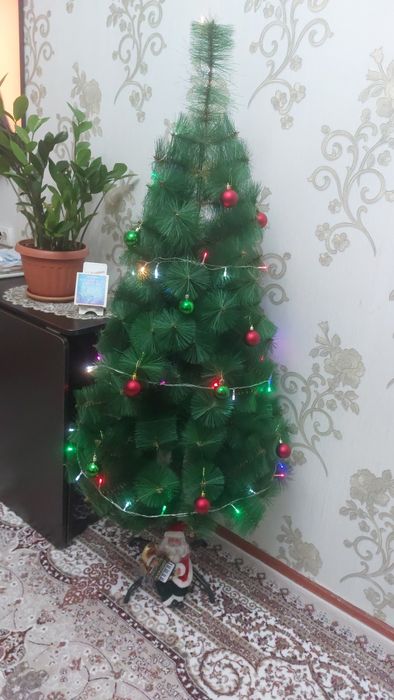 Срочно продам ёлку хорошего качества.