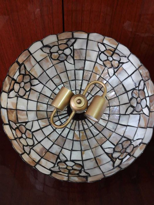 Продам люстру из ракушки