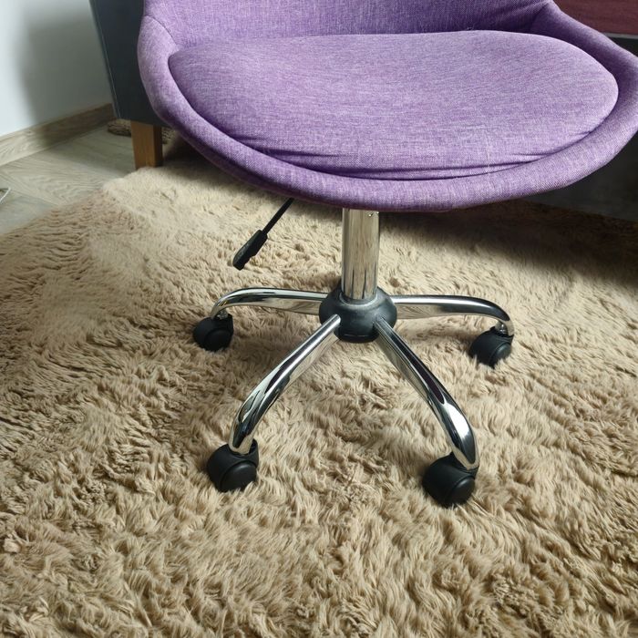 Vand scaun de birou.