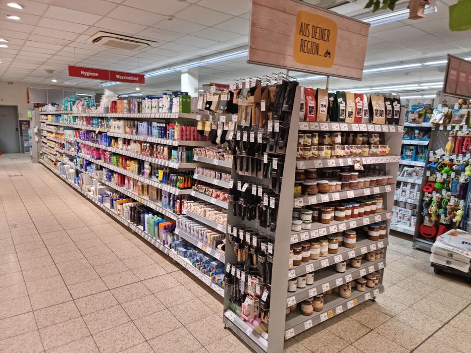 Крайстенни и островни стелажи за магазини