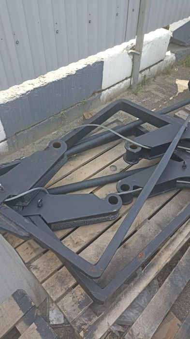 Откидные вилы на экскаватор погрузчик