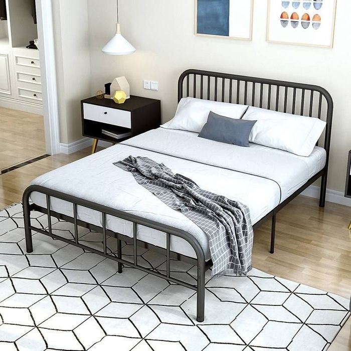 Двуспальная и односпальная кровать