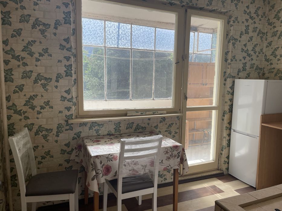 Дава се под наем Тристаен апартамент в Варна, Гръцка махала - 80 кв.м за 408 € - Снимка #4