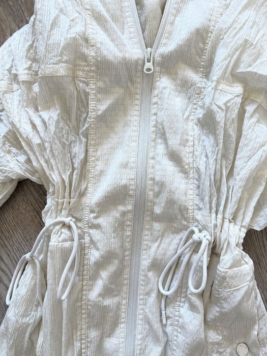 Alo windbreaker