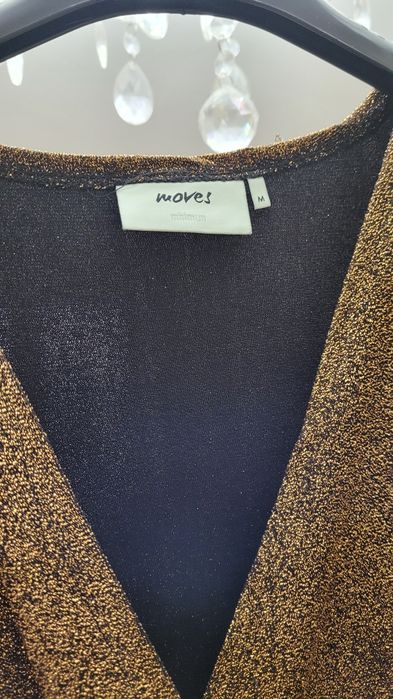 Vând rochie din fir metalizat, marime M