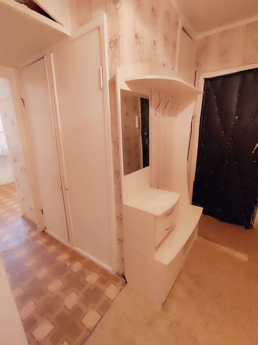 Продается 2-комн (6-67, 3 эт)